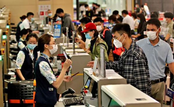 最新,今年1.3萬中國學生被英國大學錄取,再創歷史新高 最新,今年1.3萬中國學生被英國大學錄取,再創歷史新高