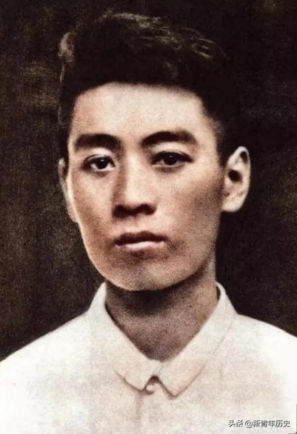 1976年1月8日，敬愛的周總理與世長辭，他一生為國為民，鞠躬盡瘁