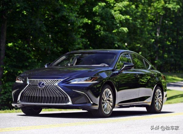 開了5年還能賣30萬！雷克薩斯ES300H到底有多大的魅力啊？