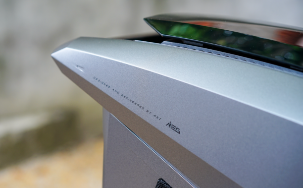 幫小夥伴搞了臺4萬元的桌上型電腦是什麼體驗？微星宙斯盾Ti5上手把玩