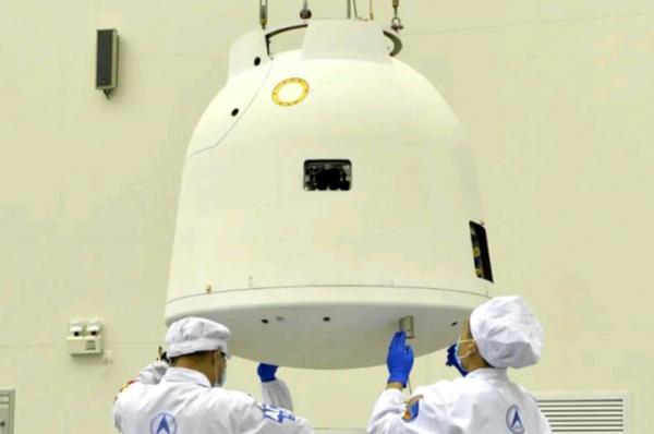 嫦娥五號返回艙被燒得幾乎成了煤球，它在回來時經歷了什麼？