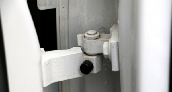 有哪些一直被誤會的汽車概念？後排座椅鋼板只是為了防穿刺？