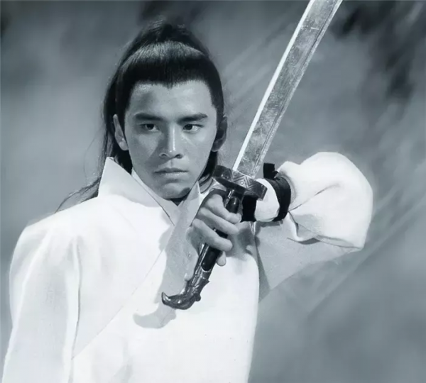 1986年,李連杰拍完《南北少林》之後,和劉家良“老死不相往來” 1986年,李連杰拍完《南北少林》之後,和劉家良“老死不相往來”