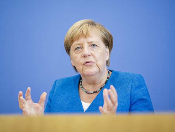 11月18日，美國大使館被圍；日韓拒絕同框；默克爾批評對華脫鉤