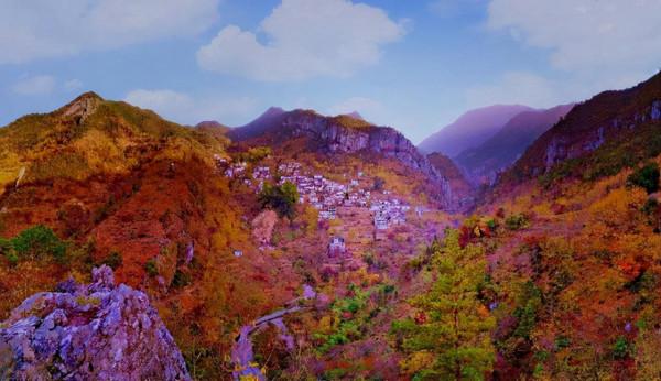 安徽一小眾3A景區，景區內飛巖瀑布，是探險愛好者的天堂