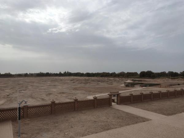 逛古墓看到了兩具乾屍,說是夫妻合葬,儲存得太完好了 逛古墓看到了兩具乾屍,說是夫妻合葬,儲存得太完好了