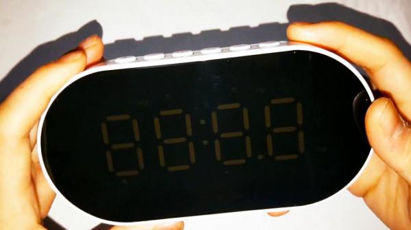 鏡面屏加百寶箱功能，體驗國產夏新k19智慧音箱，升級版的鬧鐘