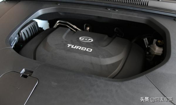 家用年輕的選擇寶駿RS-3，外觀個性時尚，油耗7L配置豐富