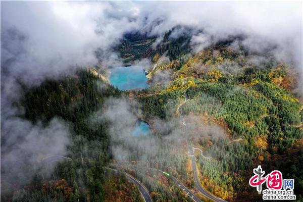 九寨溝金秋最美時 燻醉遊人不知歸 九寨溝金秋最美時 燻醉遊人不知歸
