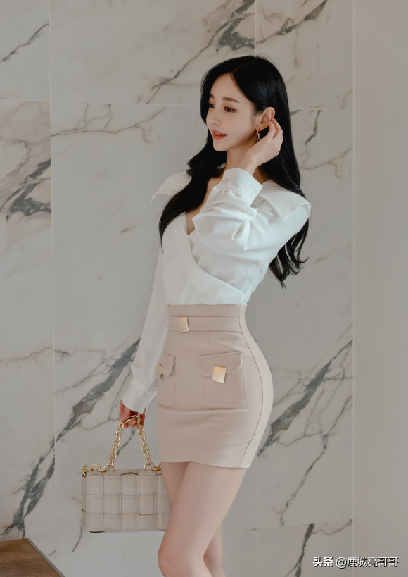 洛麗塔金屬裝飾藤蘿淡粉襯裙,珠珠展示淡雅美 洛麗塔金屬裝飾藤蘿淡粉襯裙,珠珠展示淡雅美