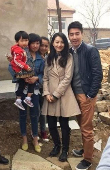 明星迴村“土味現形記”：舞臺上有多光鮮亮麗，回家就有多接地氣