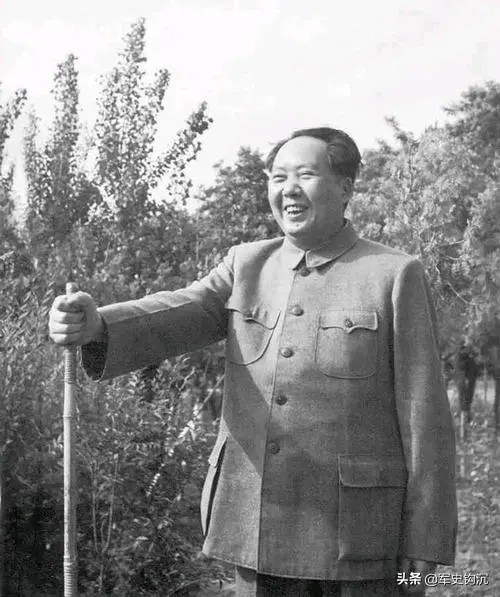 土改,毛主席老家應該為富農,怎麼辦?毛主席:所有財產分給農民 土改,毛主席老家應該為富農,怎麼辦?毛主席:所有財產分給農民