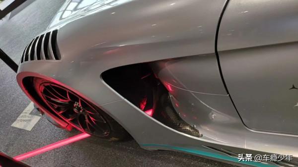 實拍賓士AMG GT3賽車！採用6.2升V8動力，國內極為罕見