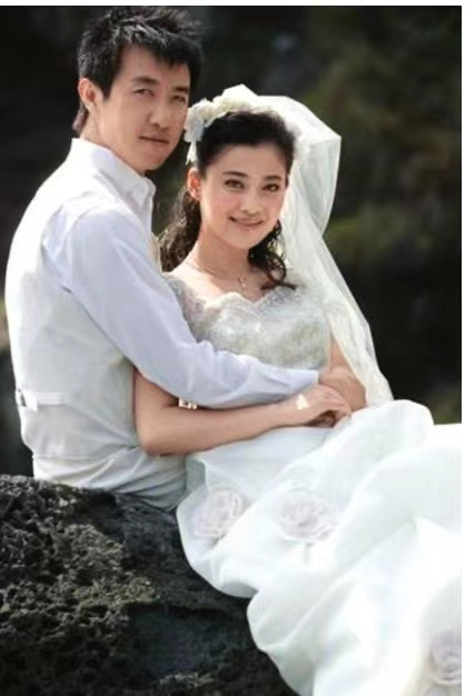 李小冉和梅婷、殷桃的“恩怨糾纏”:兩個男人,攪亂三池春水 李小冉和梅婷、殷桃的“恩怨糾纏”:兩個男人,攪亂三池春水