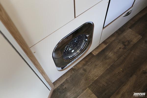 不到20萬的旌航“小拖掛”，800Ah鋰電、280L淨水箱，舒適得很