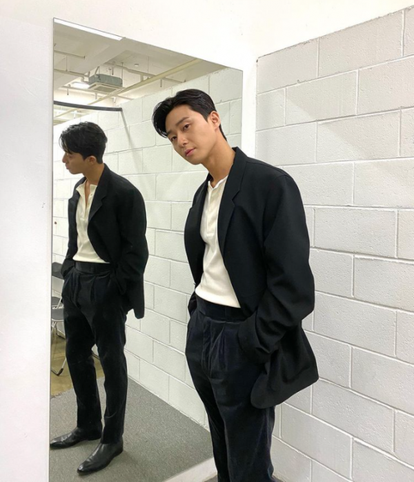 有人官宣戀愛,有人被曝渣男!人紅是非多的2021韓娛大事件 有人官宣戀愛,有人被曝渣男!人紅是非多的2021韓娛大事件