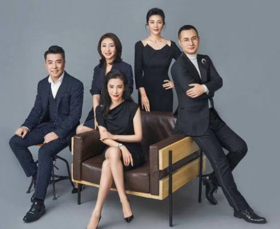 李冰冰的妹妹李雪才是高手，如今兒女雙全，希望姐姐早日找到幸福