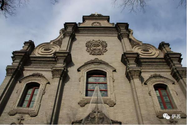 雅克薩之戰後，康熙俘虜了一支俄羅斯衛隊，後代至今仍在北京生活