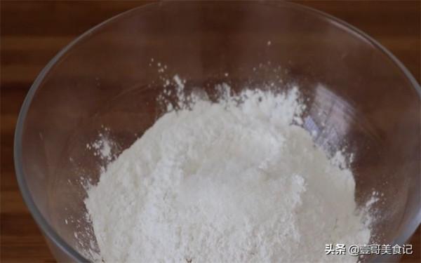 3根香蕉里加1碗糯米粉,簡單一做,軟糯香甜,比吃大魚大肉還過癮 3根香蕉里加1碗糯米粉,簡單一做,軟糯香甜,比吃大魚大肉還過癮