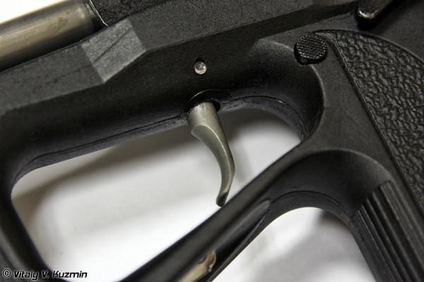 反恐戰士——PP2000衝鋒槍