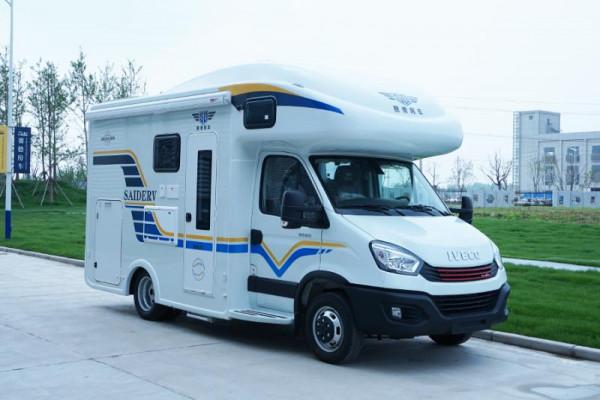 四座設計的C型房車你們怎麼看，賽德白鯨4座橫床款