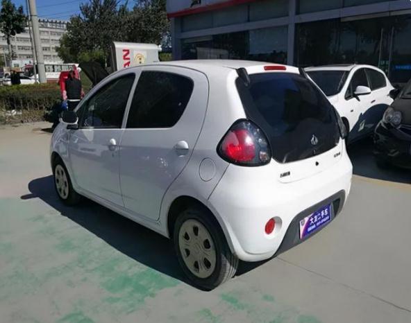 月薪多少才能開得起30萬的車？對照一下工資表，看是否達標