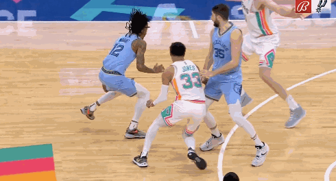 三球29+10+12竟無緣今日最佳？勇士棄將化身後羿命中十記三分