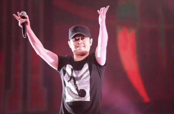 被眾星群起攻之,被山寨拖累名聲,究竟是誰導致了刀郎的“消失” 被眾星群起攻之,被山寨拖累名聲,究竟是誰導致了刀郎的“消失”