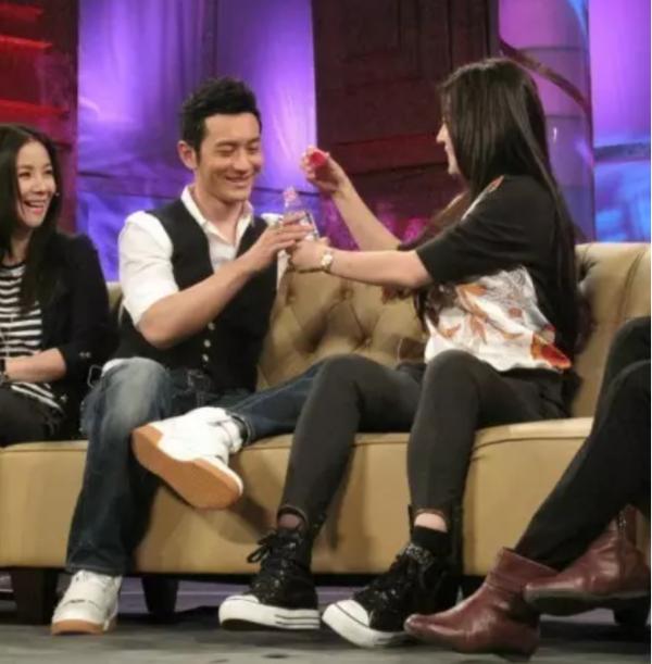 黃曉明和他的兩個女人：和楊穎的愛情由甜蜜變苦澀，取關趙薇