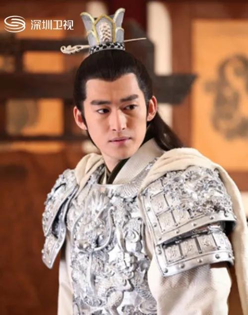 劉學義《夜色暗湧時》上演霸道總裁,還是不如在三界對味 劉學義《夜色暗湧時》上演霸道總裁,還是不如在三界對味