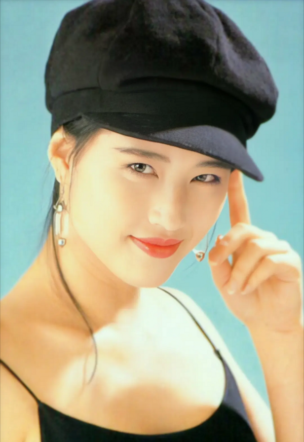 周海媚：2段情史，36歲為小7歲男友定居北京，55歲堅持不婚