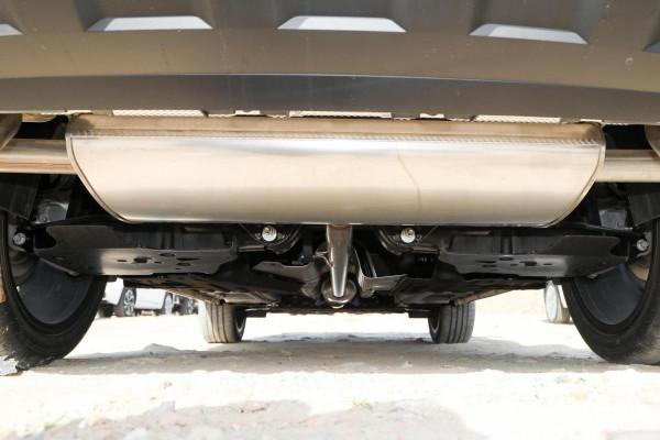 體驗星越L 兩驅旗艦型，售價16.52萬，配2.0T+7DCT，夠大夠豪華