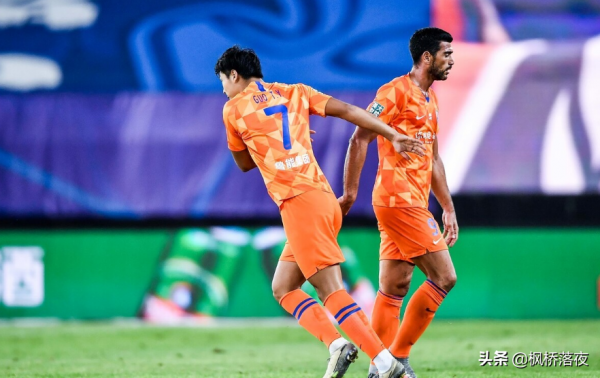 中國二級聯賽出現傳球大師!邊路長傳指哪打哪,跟尺子量過一樣 中國二級聯賽出現傳球大師!邊路長傳指哪打哪,跟尺子量過一樣