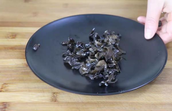 白蘿蔔別再燉了,加2個雞蛋,比吃肉還過癮,每次上桌都搶著吃 白蘿蔔別再燉了,加2個雞蛋,比吃肉還過癮,每次上桌都搶著吃