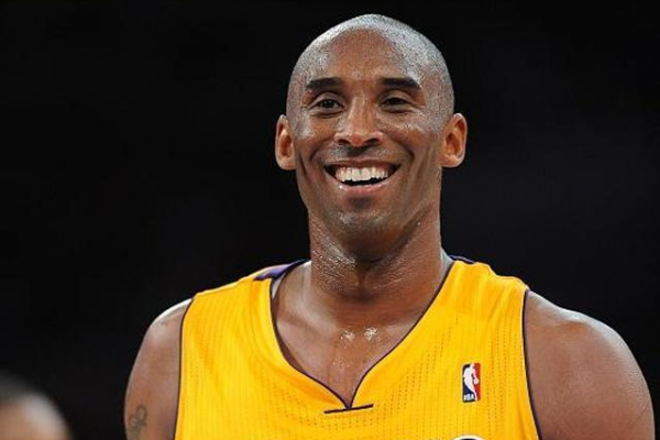 又一明星因墜機身亡,同乘4人皆喪生,當天別地還有另一起意外 又一明星因墜機身亡,同乘4人皆喪生,當天別地還有另一起意外