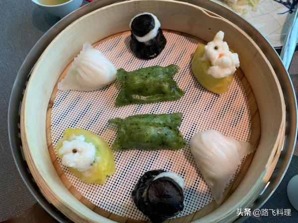 地道潮汕家鄉美食鮮美鮮香，吃得我們津津有味