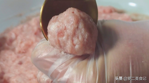 肉丸子這樣做太香了,教你飯店做法,湯汁鮮美,營養不油膩 肉丸子這樣做太香了,教你飯店做法,湯汁鮮美,營養不油膩