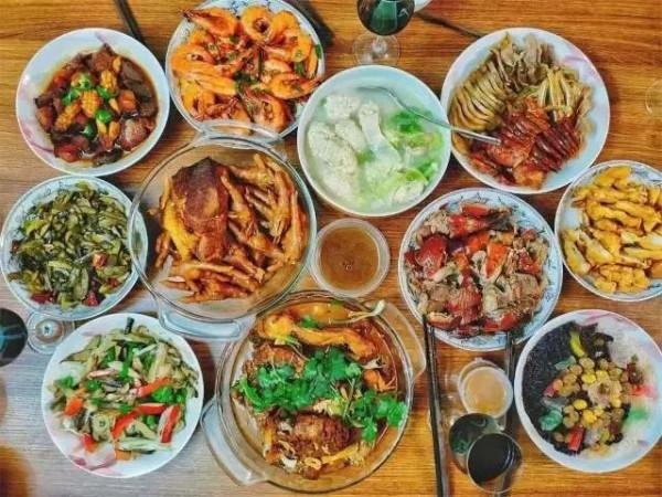 玉溪年味 &vert; 曬曬我家的年夜飯