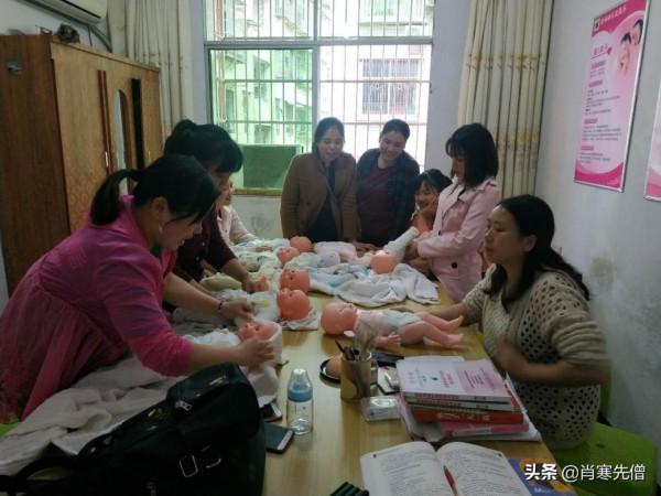 我,52歲內蒙人,為給癱瘓丈夫治病到巴基斯坦做月嫂,月薪4萬元 我,52歲內蒙人,為給癱瘓丈夫治病到巴基斯坦做月嫂,月薪4萬元