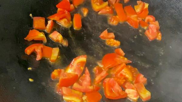 廣東人真會吃，隔夜飯這樣做，營養又健康，家人都搶著吃