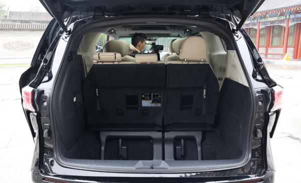 32萬元確定能買到想要的配置?靜態體驗到處都香的豐田賽那 32萬元確定能買到想要的配置?靜態體驗到處都香的豐田賽那