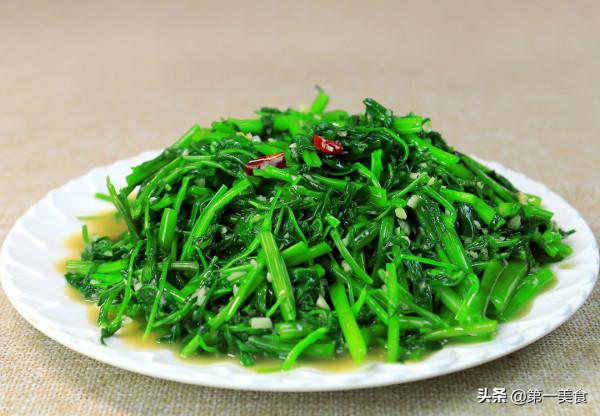 爆炒空心菜不發黑的技巧,用廚師長的做法,在家做出飯店的味道 爆炒空心菜不發黑的技巧,用廚師長的做法,在家做出飯店的味道