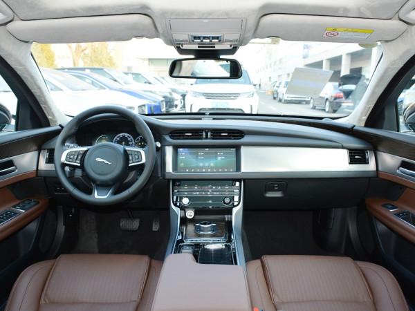 何必執著賓士E級，捷豹XFL也不錯！雙車對比，選車不走彎路