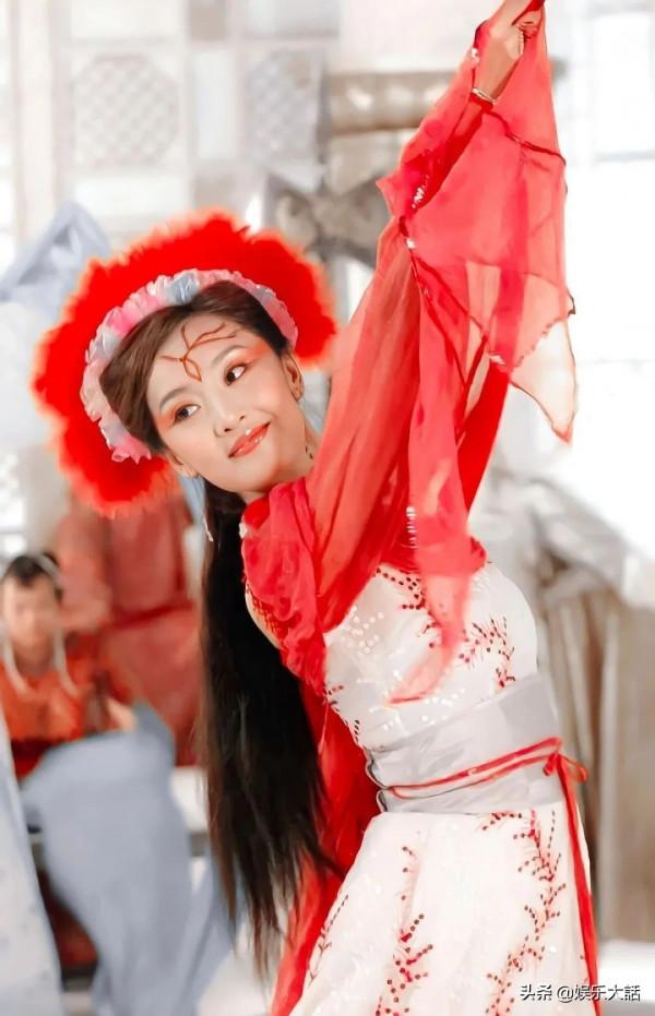 造型奇葩也好看的五部古裝,明明發髻離譜到不行,卻仍被奉為經典 造型奇葩也好看的五部古裝,明明發髻離譜到不行,卻仍被奉為經典