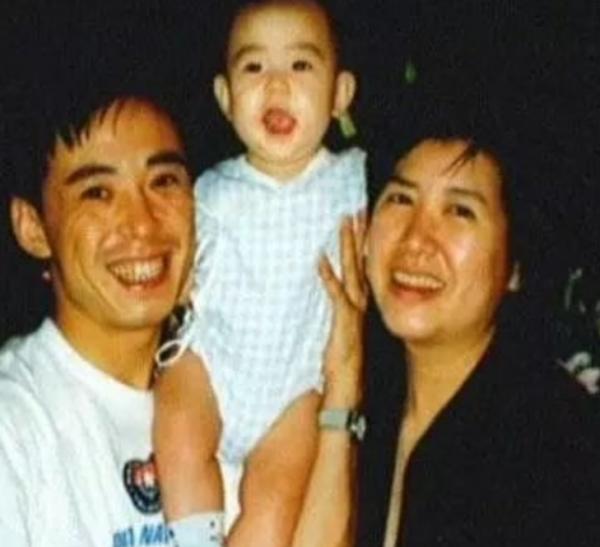 京劇大師於魁智和梁以薇的愛情：一個愛吃西餐，另一個愛吃炸醬麵