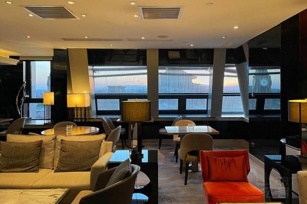 居停順遂，惺惺相“希”——記我與Hilton二〇二一