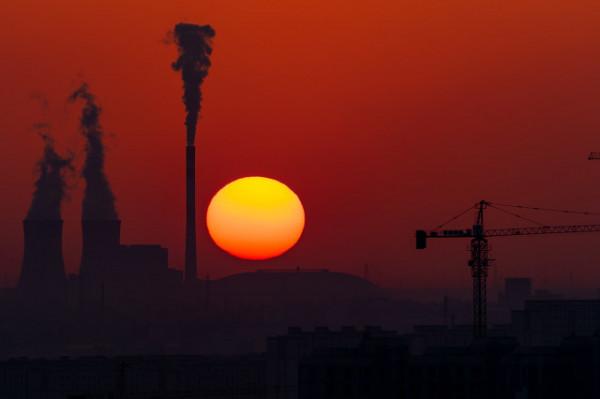 腫瘤病房內，患者拼了命的在呼吸；病房外，家屬卻放棄了治療