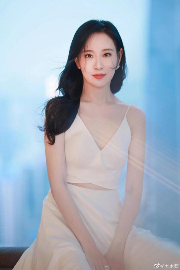 安靜的美女子王樂君