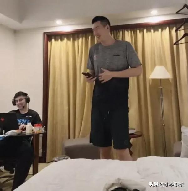 太實在!付豪兩手空空探望喬文瀚,杜鋒和易建聯都搖頭了 太實在!付豪兩手空空探望喬文瀚,杜鋒和易建聯都搖頭了