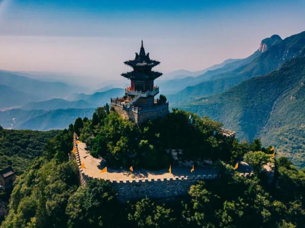 古為崑崙，雲丘山的自然景觀雄、秀、險、奇兼具，擁有天下之美